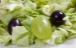 Grüner Salat mit Früchten